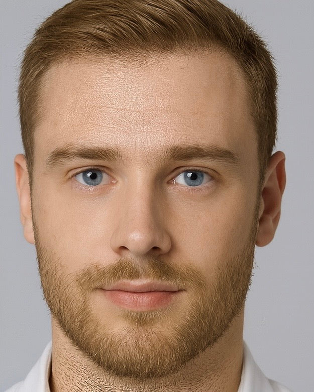 Comfortable sapphire blue eye contacts
